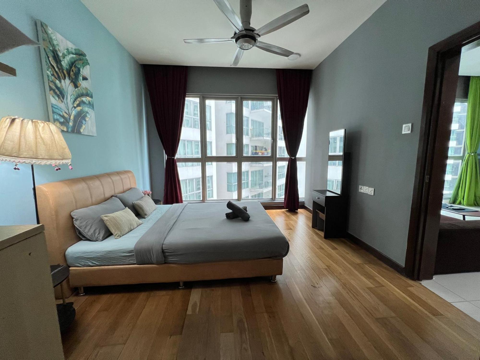 Regalia Service Suites Klcc Skypool Kuala Lumpur Exterior photo