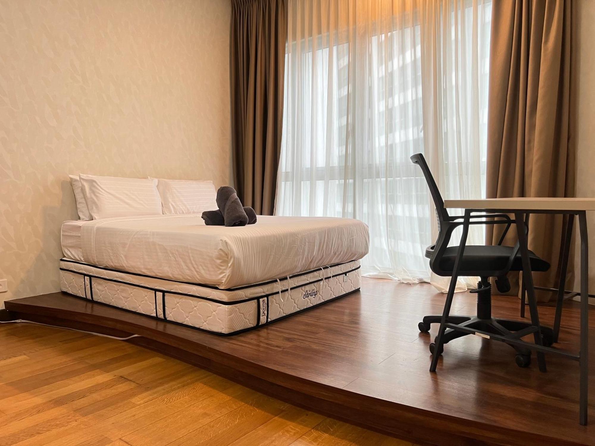 Regalia Service Suites Klcc Skypool Kuala Lumpur Room photo